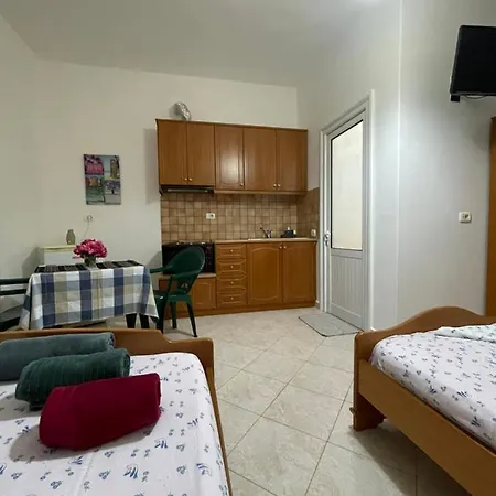 Lejlighed 4rooms - *